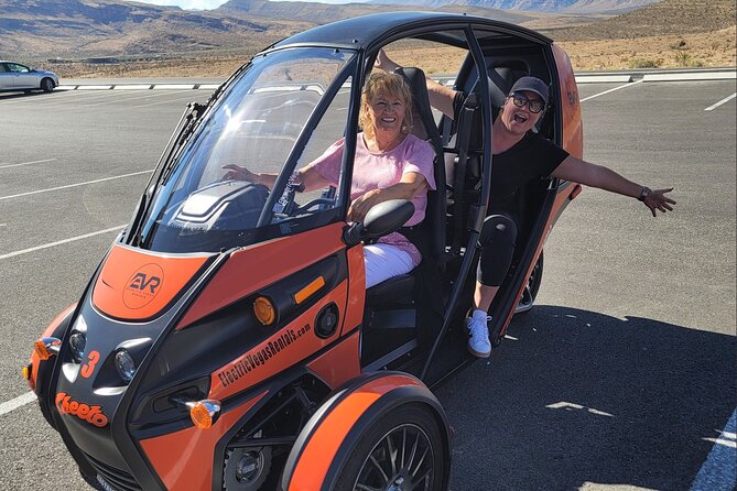 Red Rock Canyon Scenic Self-Drive Private Rental - Inside the vehicle: Bluetooth, misting, and what the range means