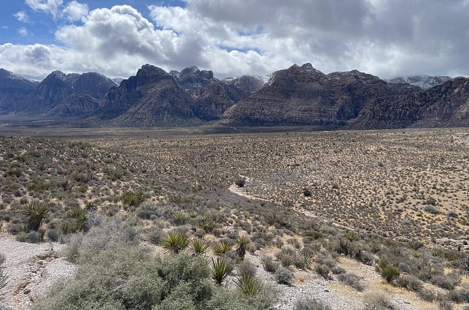 Redrock Hikes Come See Our South West Historic Beauty - Small group hiking (7 max) makes the difference in how you experience the route