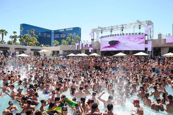 Rockstar Pool Party Crawl w/ VIP Entry & Party Bus Ride - Seating, daybeds, and the reality of paying for comfort