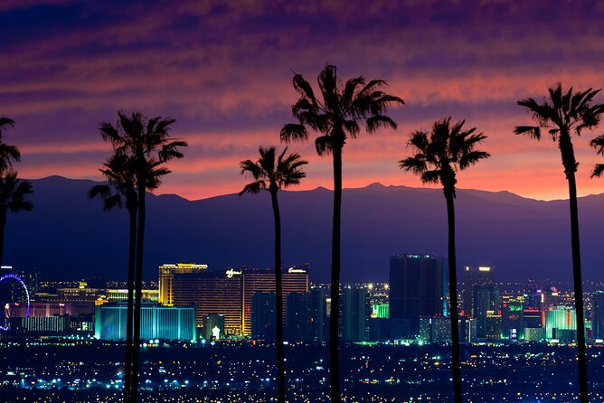 Shadows of Sin City - Walking Ghost Tour in Las Vegas - The guide factor: small groups help, but delivery matters