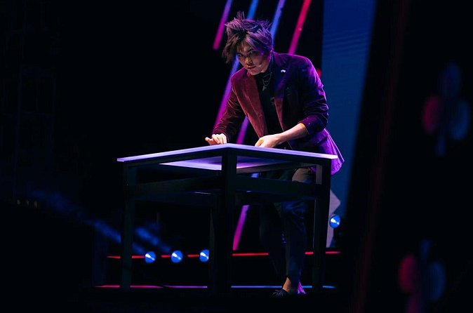 Shin Lim at the Palazzo Hotel and Casino Las Vegas - Best way to enjoy it: small moves that pay off