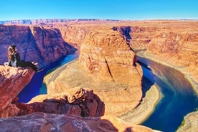 Small-Group Lower Antelope Canyon & Horseshoe Bend Tour w/ Lunch - Where you meet at Paris Las Vegas, and why the start time matters