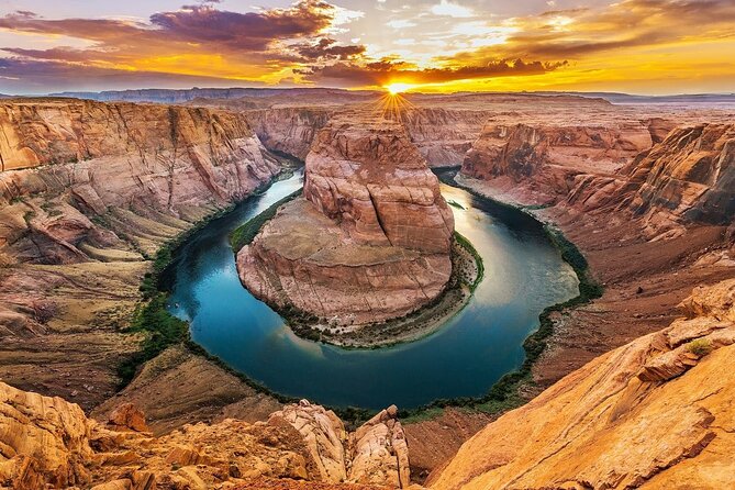 Small-Group Lower Antelope Canyon & Horseshoe Bend Tour w/ Lunch - Lake Powell: a quick 20-minute breather with big-water views