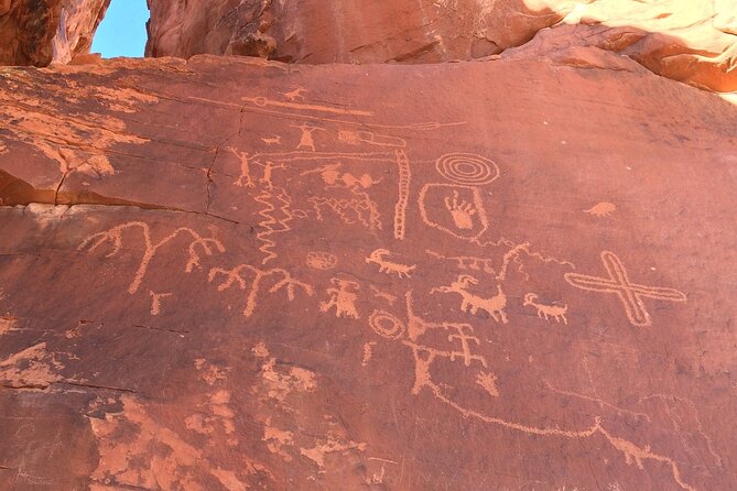 Small Group: Valley of Fire Half Day Tour from Las Vegas - Beehive Rock and Atlatl Rock: the geology + the human mark