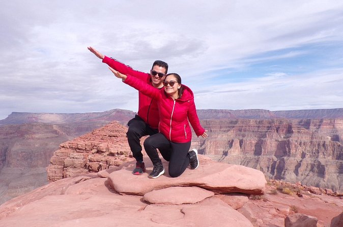 Spanish Grand Canyon Tour with Skywalk Access and Lunch - Price and value: what $209 covers (and what it doesn’t)