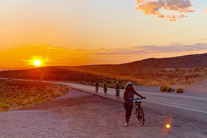 Sunrise Red Rock Canyon Self-Guided Electric Bike Tour with Hotel Pick-up - The e-bike setup: pedal-assist that keeps you in control
