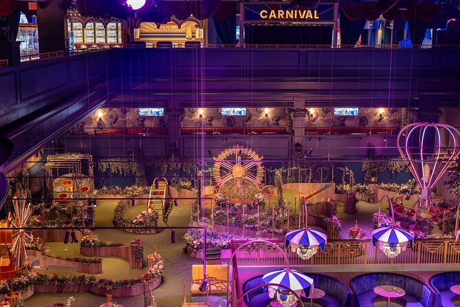 Swingers Indoor Mini Golf at Mandalay Bay - Swingers at Mandalay Bay: what your ticket actually covers