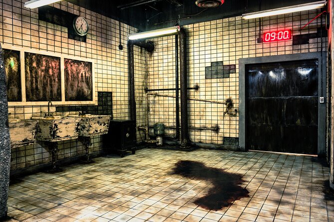 The Official SAW Escape Room in Las Vegas - Getting to The Official SAW Escape and what happens right at the start
