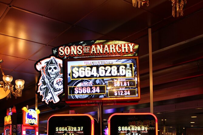 The Weird, Wacky Fremont Bar Experience with Cocktails and Photos - The D Casino: the Blarney Stone, Las Vegas style