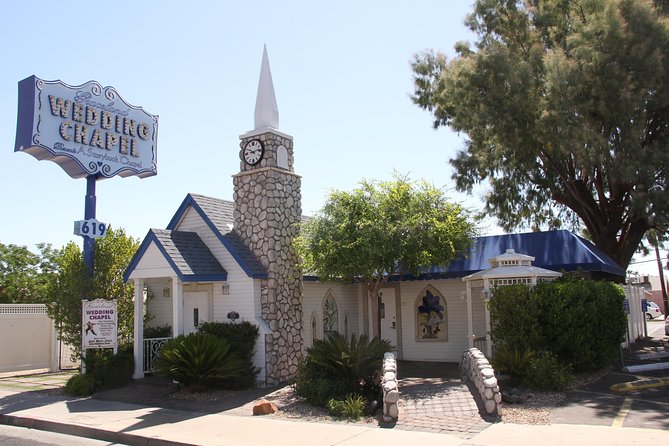 Traditional Wedding or Vow Renewal at Graceland Wedding Chapel - Ceremony day flow at the chapel: what happens from the first step inside