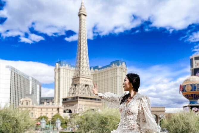 Trendy Strip Photo/Video Walking Tour in Las Vegas - Flamingo Wildlife Habitat: fast, fun, and camera-friendly