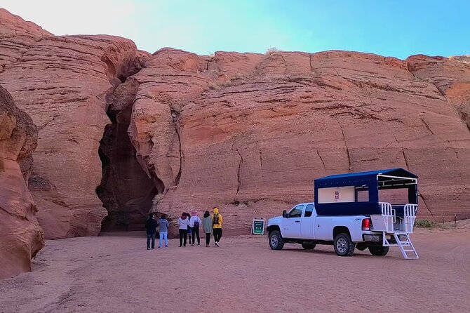 Upper Antelope Canyon & Horseshoe Bend from Las Vegas with Lunch - Guides and drivers: the human factor that can make or break the day