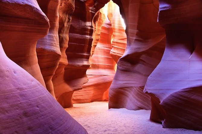 Upper Antelope Canyon & Horseshoe Bend Tour from Las Vegas - Upper Antelope Canyon: The 1/4-Mile Walk and the Famous Light Beams