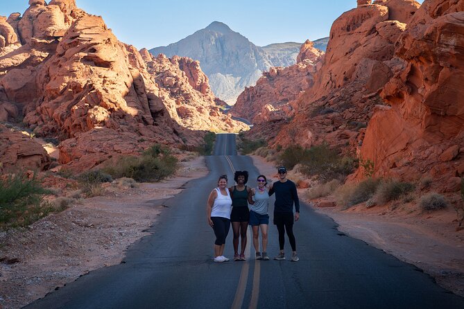 Valley of Fire Guided Hiking Tour and Mojave Desert Adventure - Rainbow Vista’s one-mile walk: quick effort, big park views