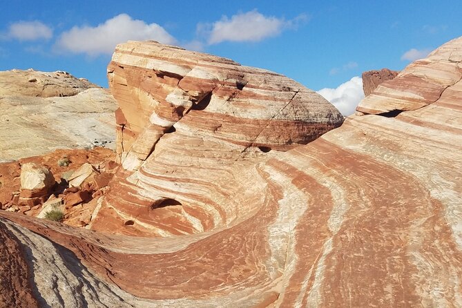 Valley of Fire Guided Hiking Tour From Las Vegas - Your Guided Hike with Claudio: Small-Group Pace That Actually Helps
