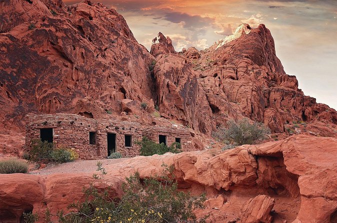 Valley of Fire State Park Tour from Las Vegas - Valley of Fire State Park: Petroglyphs and Big-Time Geology (Stop 1)