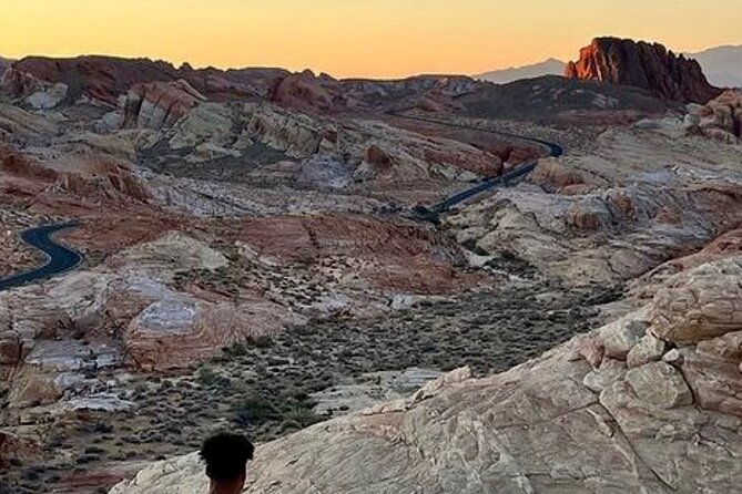 Valley of Fire Sunset Tour from Las Vegas - Timing the sunset: winter vs summer start times (and why it matters)