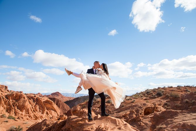 Valley of Fire Wedding by Private Limousine - The flow in real life: chapel meet-up, red rock ceremony, return to Vegas