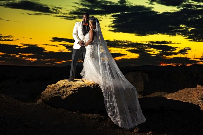 Valley of Fire Wedding Package - Your ceremony window: one hour at Valley of Fire