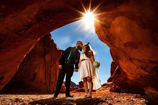 Valley of Fire Wedding Package - Ceremony types in Nevada: legal weddings, vows, and commitment ceremonies