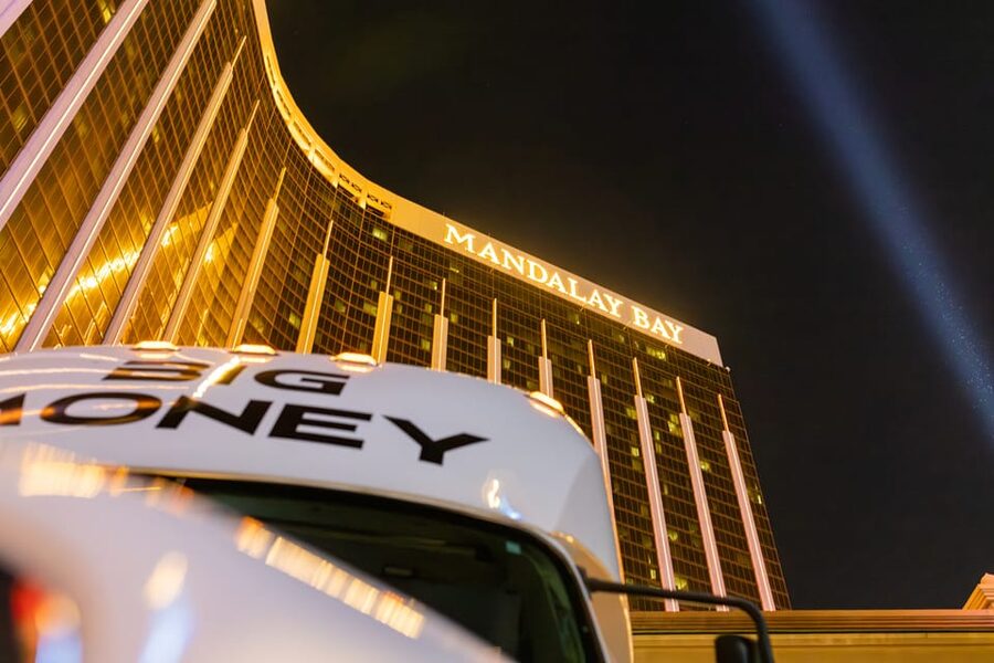 Vegas: 4-Hour Club Crawl with Party Bus Experience - Who should book this club crawl (and who should skip it)