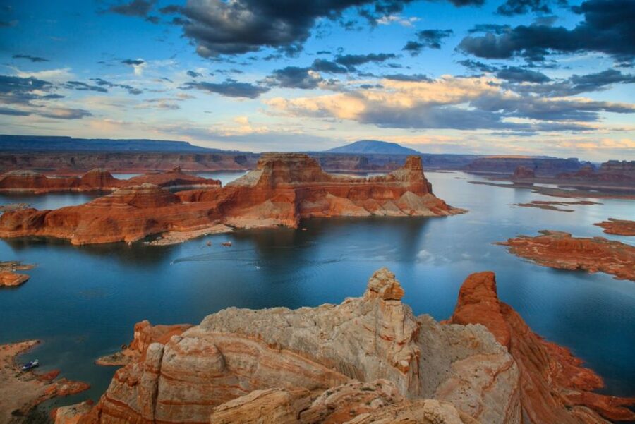 Vegas: Antelope Canyon, Monument Valley, & Grand Canyon Tour - Day 1: Horseshoe Bend first, plus a Lake Powell viewpoint stop