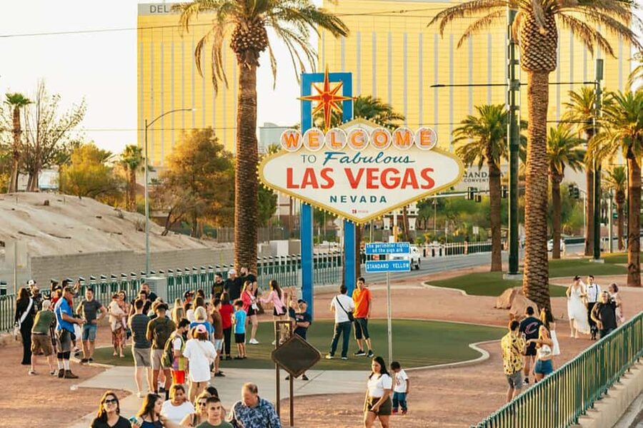 Vegas Explorer: Hop-On Hop-Off Adventure at Your Own Pace - The Vegas Sign Situation: Which Tours Include It (and Which Don’t)
