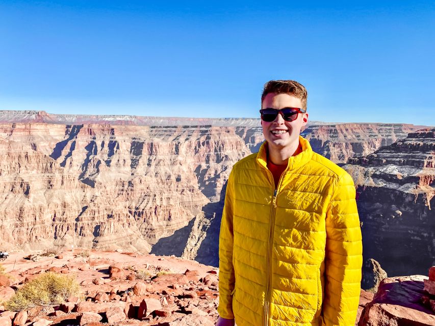 Vegas: Grand Canyon, Hoover Dam, Lunch/Skywalk Options, WiFi - Getting there in comfort: luxury coach, WiFi, and a steady pace