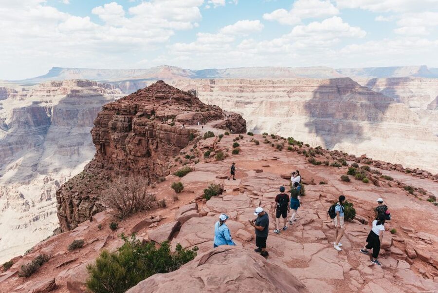 Vegas: Grand Canyon, Hoover Dam, Skywalk Option, & Two Meals - Bus Comfort, Water, and Why Guides Matter on a Long Day