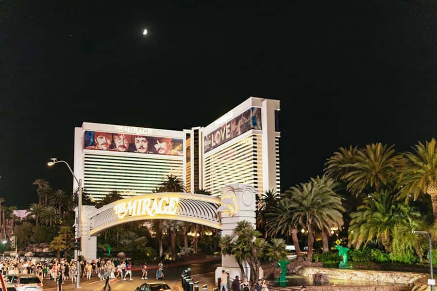 Vegas Illuminated: Ultimate Vegas Panaromic Night Bus Tour - Which option to choose: 7pm, 8pm, or 10:15pm