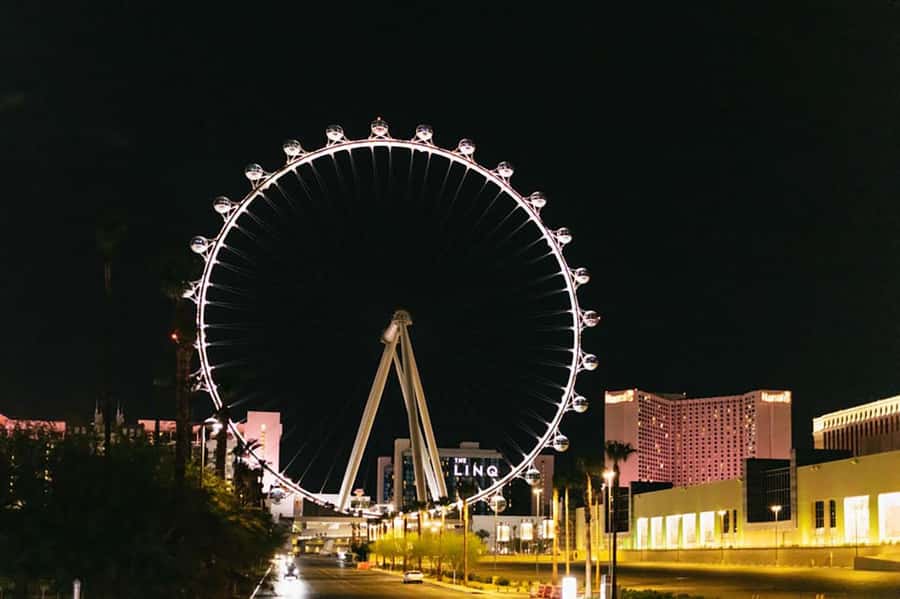 Vegas Illuminated: Ultimate Vegas Panaromic Night Bus Tour - Getting to the right bus: Stop #2 vs Hard Rock Café