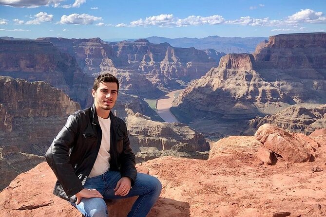 VIP Luxury Grand Canyon West and Hoover Dam with Skywalk - Comfort, Group Size, and Why Your Driver Matters