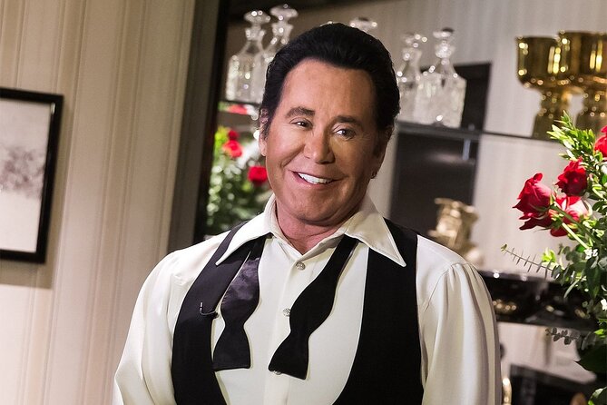 Wayne Newton: Up Close and Personal at the Flamingo Las Vegas - The practical checklist: what to bring and what to skip